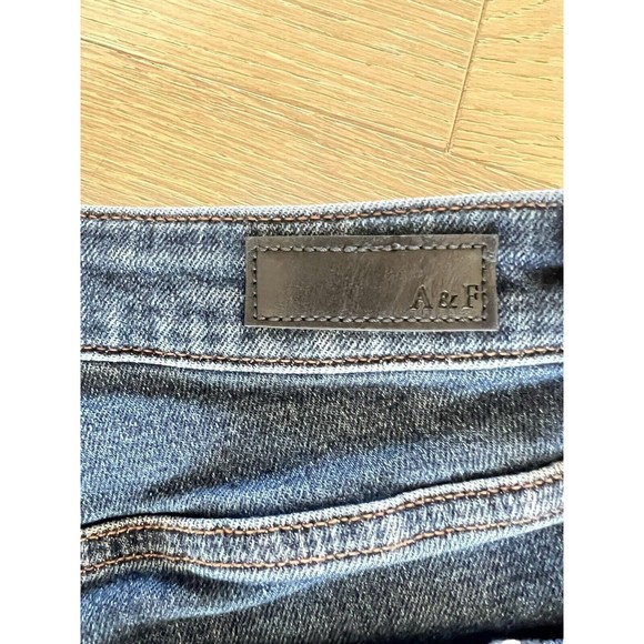Abercrombie & Fitch Simone High Rise Jean Shorts Women's Size 28/6 - Picture 3 of 4